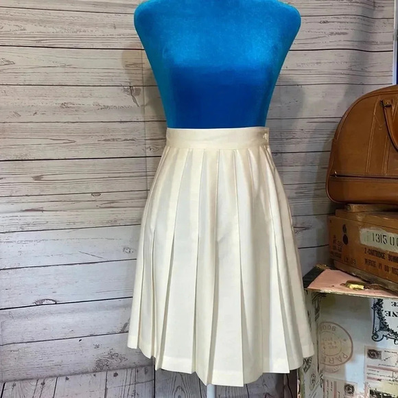 Vintage Dresses & Skirts - FAB Vintage CreamPleated High Waisted Skirt